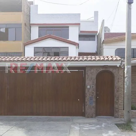 Buy this studio house on Ceres in Ate, Lima Metropolitan Area 15022