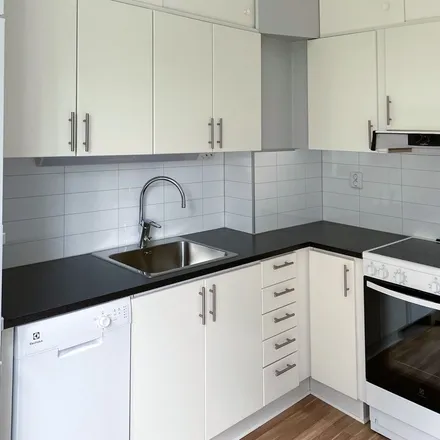 Rent this 3 bed apartment on Kaptensgatan in 736 33 Kungsör, Sweden