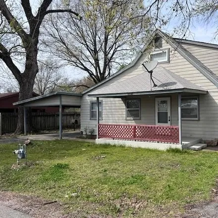 Rent this 2 bed house on 1808 Morgan Avenue in Coffeyville, KS 67337