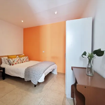 Rent this 9 bed room on Madrid in Calle de Atocha, 51