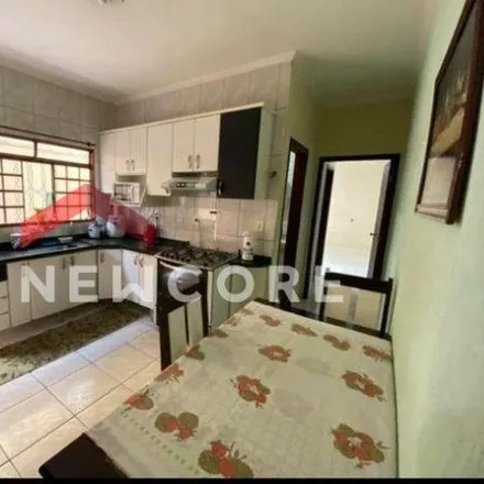 Buy this 2 bed house on Avenida Mauro Klier Monteiro in Piracangaguá, Taubaté - SP