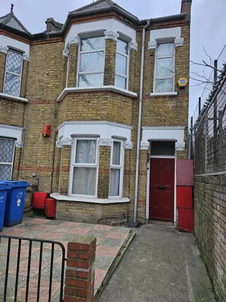 Rent this 2 bed townhouse on 122 Albany Road in London, SE5 0DA