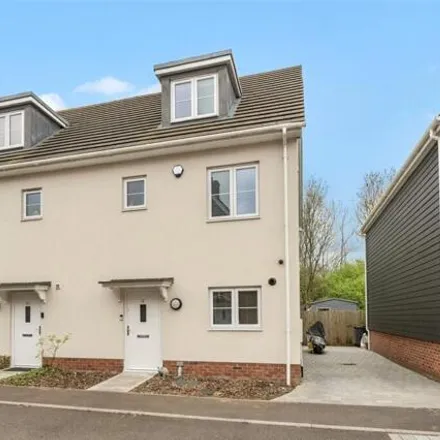 Buy this 3 bed duplex on Elm Gardens in Mountnessing, CM15 0FH