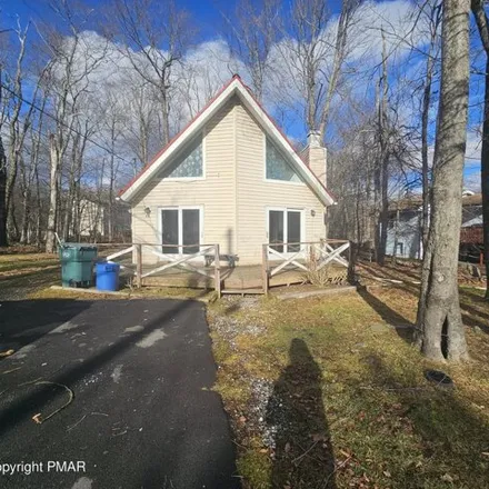 Rent this 3 bed house on 1392 Maywood Dr in Tobyhanna, Pennsylvania