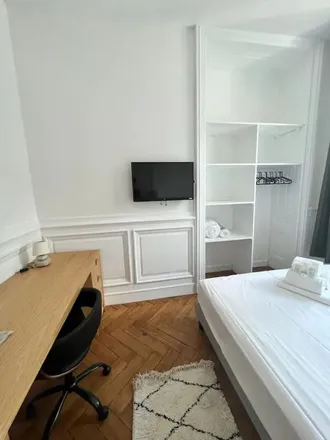 Image 7 - 2 Rue Duquesne, 69006 Lyon, France - Apartment for rent