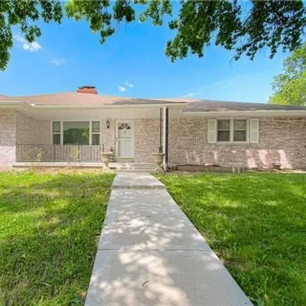 Buy this 5 bed house on Roswell Avenue Street in Kansas City, KS 66109