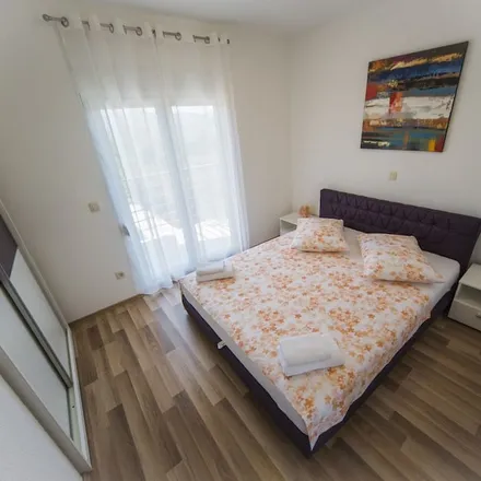 Image 5 - Pozorac, Split-Dalmatia County, Croatia - House for rent