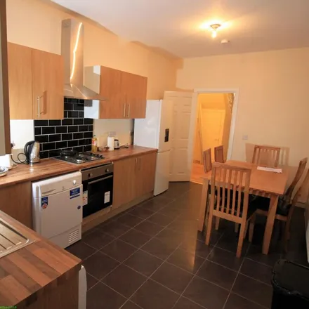 Rent this 5 bed townhouse on Britannia Street / Wren Street in Britannia Street, Coventry
