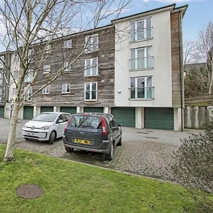 Buy this 2 bed apartment on Treverth in Penryn, TR10 8GT