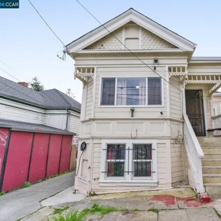 Buy this 1studio house on 2243 East 21st Street in Oakland, CA 94622