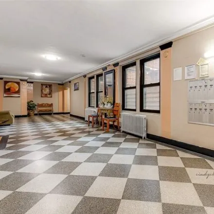 Image 3 - 62-64 Saunders Street, New York, NY 11374, USA - Apartment for sale