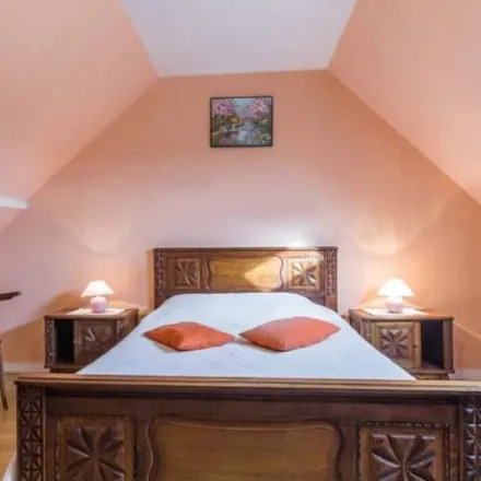 Rent this 3 bed house on Impasse de la Ribée in 14350 Valdallière, France