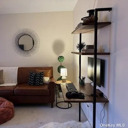 Image 5 - 74-45 Yellowstone Boulevard, New York, NY 11374, USA - Apartment for rent