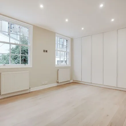Rent this 3 bed townhouse on 85 Cadogan Lane in London, SW1X 9DT