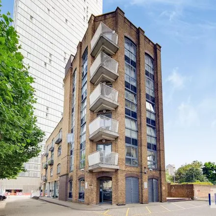 Rent this 3 bed apartment on 1 Forge Square in Millwall, London