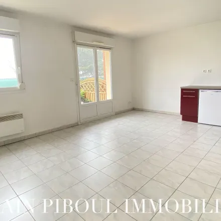 Rent this 2 bed apartment on 8 Impasse Max Baylac in 31170 Tournefeuille, France