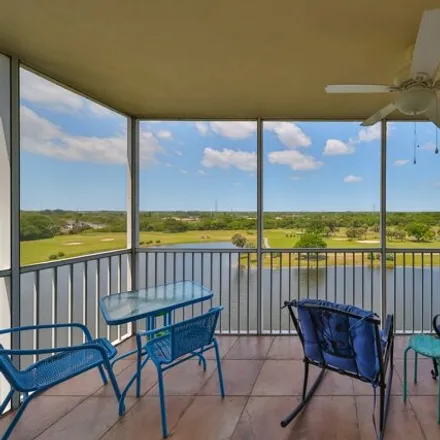 Image 1 - East Bay Golf Club, 702 Country Club Drive, Largo, FL 33771, USA - Condo for sale