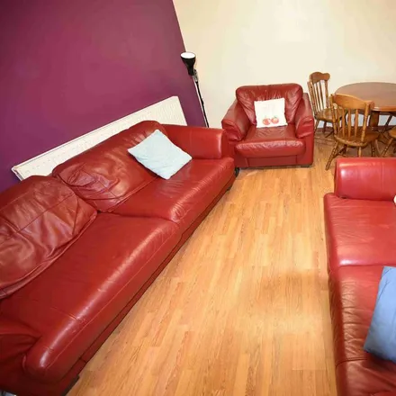 Rent this 6 bed townhouse on Thornville Avenue in Leeds, LS6 1JS