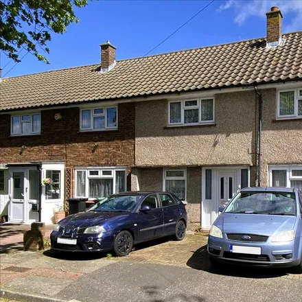 Rent this 3 bed townhouse on Codrington Gardens in Gravesend, DA12 5DB