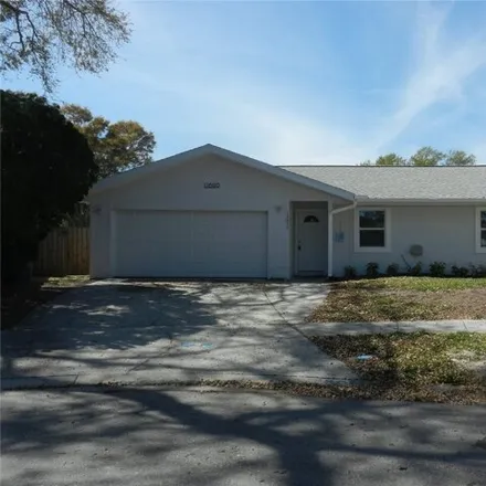 Rent this 3 bed house on Pinellas Trail in Baskin, Largo