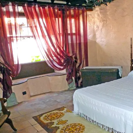 Rent this 2 bed house on Icod de los Vinos in Santa Cruz de Tenerife, Spain