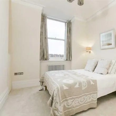 Image 2 - 52-70 Fitz-George Avenue, London, W14 0SN, United Kingdom - Apartment for sale