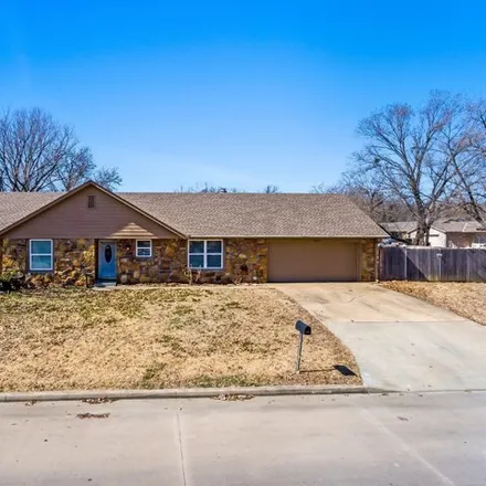 Buy this 3 bed house on 1633 Valley Parkway in Claremore, OK 74017