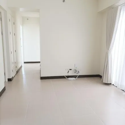 Rent this 3 bed apartment on King Mills Incorporation in F. Pasco Avenue, Pasig