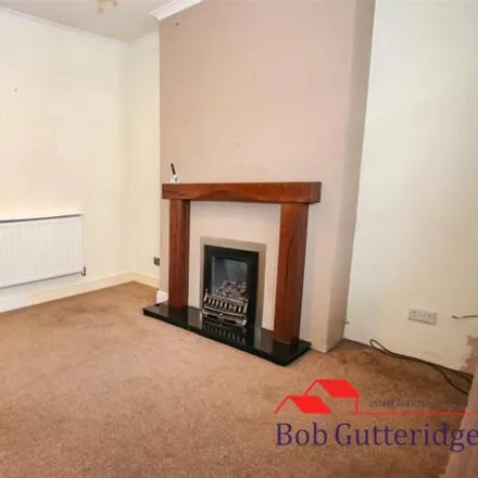 Image 3 - Clifton Street, Newcastle-under-Lyme, ST5 0TR, United Kingdom - Townhouse for rent