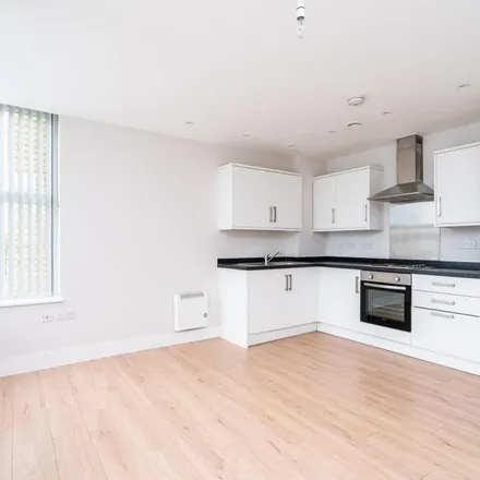 Rent this 2 bed apartment on Kenton Road in London, NW9 9RR