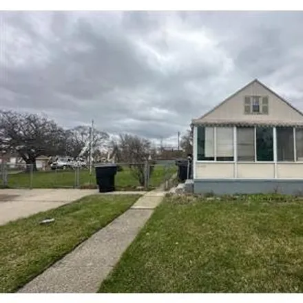 Buy this 1 bed house on 18541 Dayton Street in Detroit, MI 48228