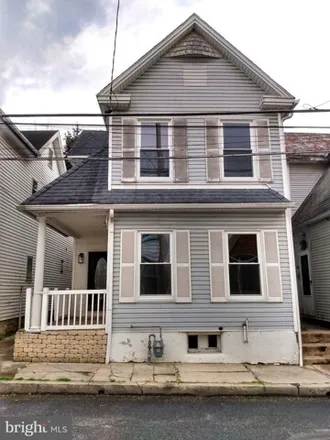 Buy this 4 bed house on 172 East Vine Street in Chambersburg, PA 17201