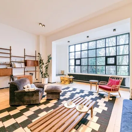 Rent this 5 bed apartment on Rue du Champ de Mars - Marsveldstraat 32 in 1000 Brussels, Belgium