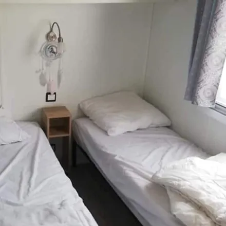 Rent this 3 bed house on ONZAIN in Rue de l'Écrevissière, 41150 Veuzain-sur-Loire