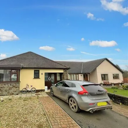 Buy this 3 bed house on Dol-y-Dderwen in Llangain, SA33 5BE