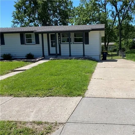Buy this 3 bed house on 6887 Northwest 78th Street in Kansas City, MO 64152