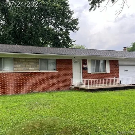 Buy this 3 bed house on 1533 S Dowling St in Westland, Michigan