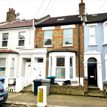 Rent this 2 bed apartment on Leopold Road in London, NW10 9LN