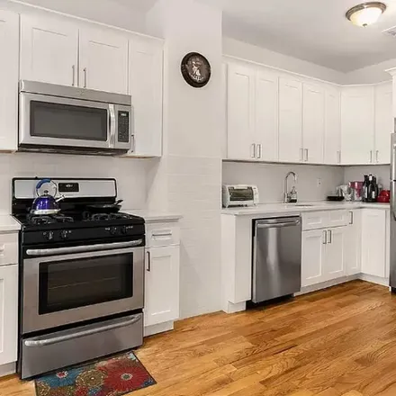 Rent this 1 bed apartment on 89 East 46th Street in New York, NY 11203