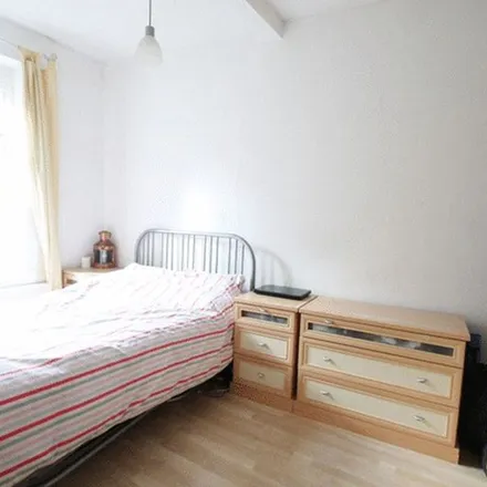 Rent this 2 bed apartment on Victoria Court in Cartwright Street, London