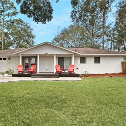 Buy this 4 bed house on 922 Mallery Street in Mallory Park, Saint Simons