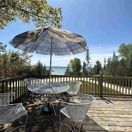 Image 5 - South End Road, Peaine Township, MI, USA - House for sale