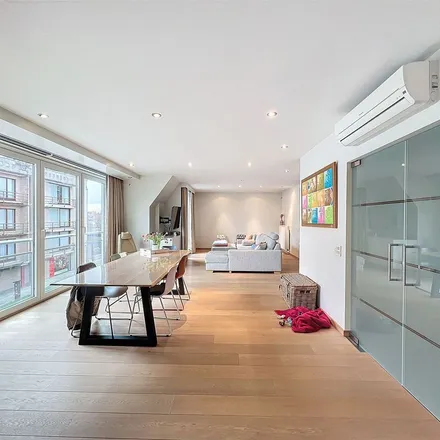 Rent this 1 bed apartment on Arme-Klarenstraat 28 in 8800 Roeselare, Belgium
