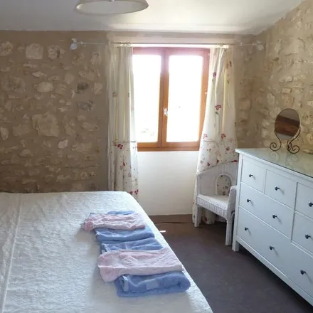 Rent this 6 bed house on Rue du Repaire in 24340 Mareuil en Périgord, France