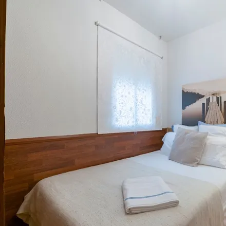 Rent this 1 bed apartment on Madrid in Fitz Burger, Calle de Gabriel Lobo
