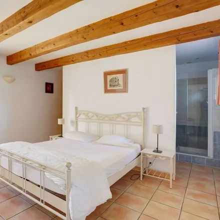 Rent this 4 bed house on avenue des cepes in 83520 Roquebrune-sur-Argens, France