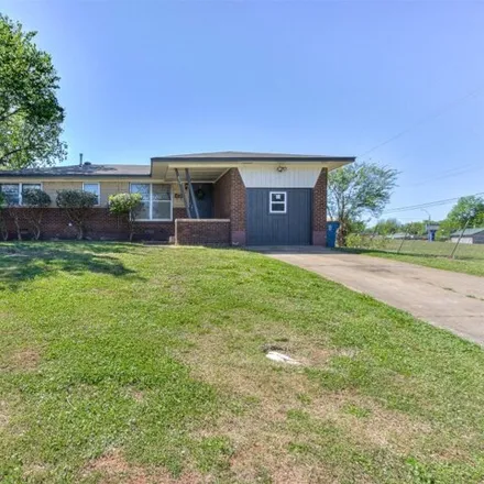 Image 1 - 630 General Senter Drive, Midwest City, OK 73110, USA - House for sale