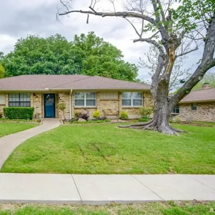 Buy this 3 bed house on 1517 Westridge Drive in Plano, TX 75075