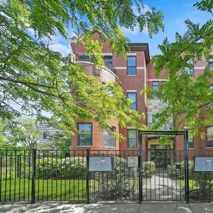 Buy this 3 bed condo on 4449-4451 South Lake Park Avenue in Chicago, IL 60615