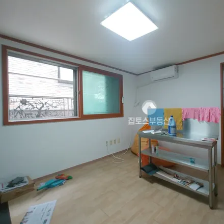 Rent this studio apartment on 서울특별시 관악구 봉천동 100-88